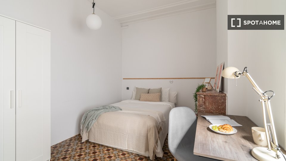 Double room Barcelona, 4 beds, 95m² — photo 20