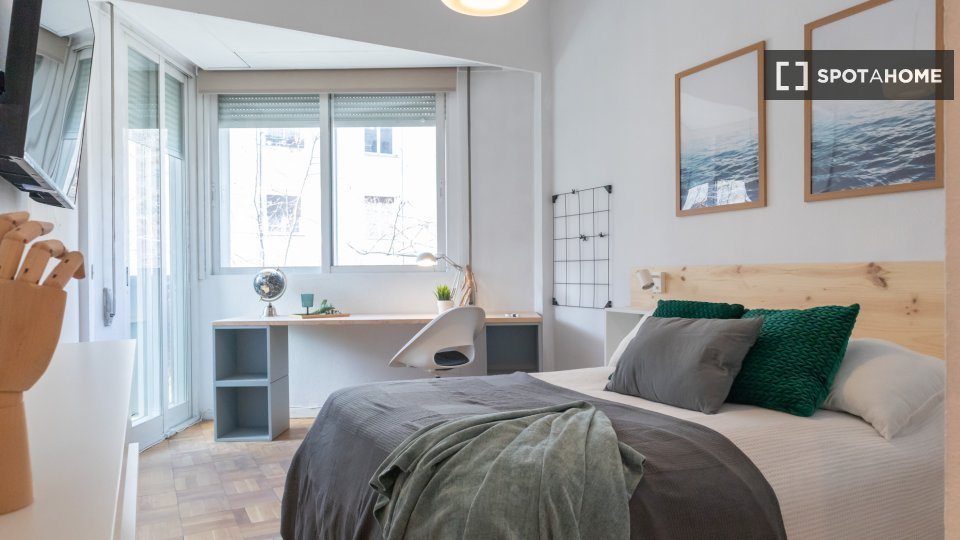 Double room Madrid, 5 beds, 120m² — photo 30