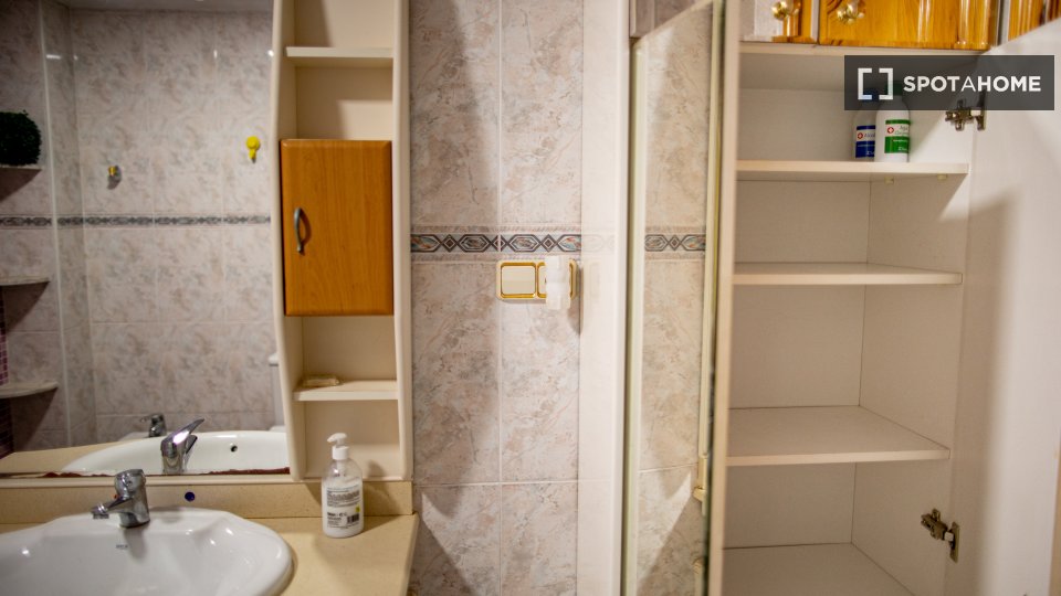 Double room Valencia, 4 beds, 140m² — photo 10