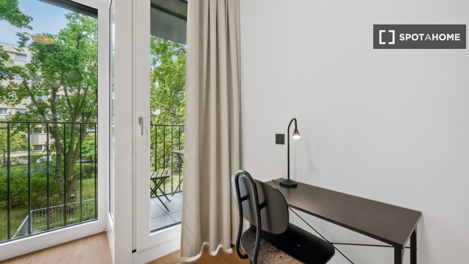Double room Berlin, 3 beds, 57m² — photo 13