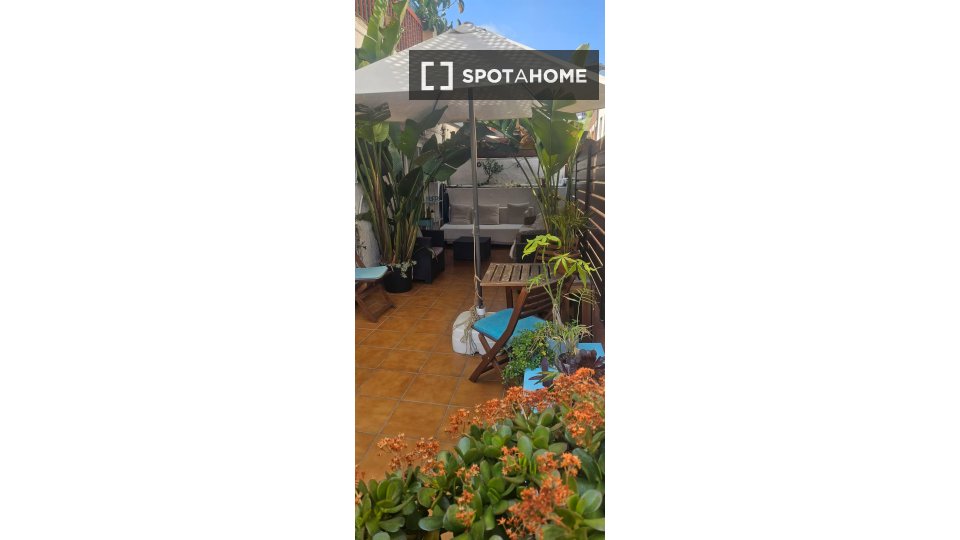 Double room Barcelona, 3 beds, 90m² — photo 7