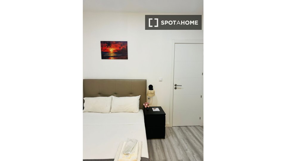 Double room Lisbon, 6 beds — photo 9