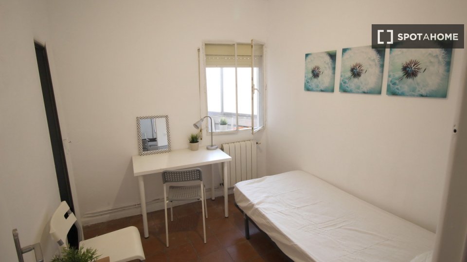 Double room Madrid, 4 beds — photo 2