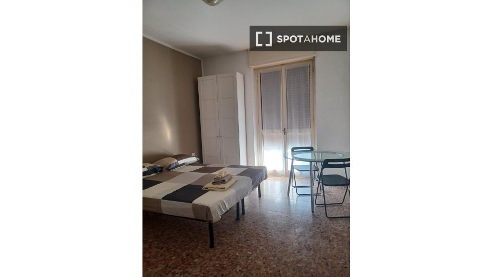 Double room Milan, 2 beds — photo 22