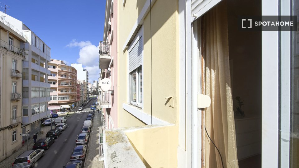 Double room Lisbon, 4 beds — photo 19