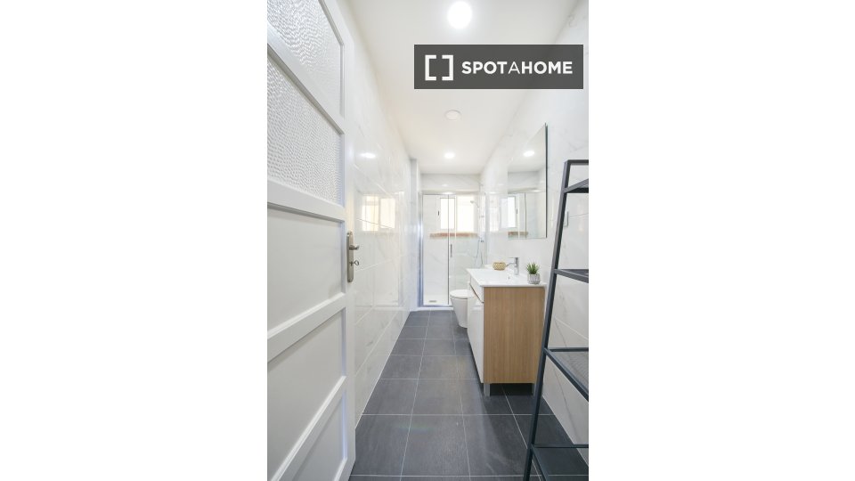 Double room Lisbon, 4 beds — photo 1