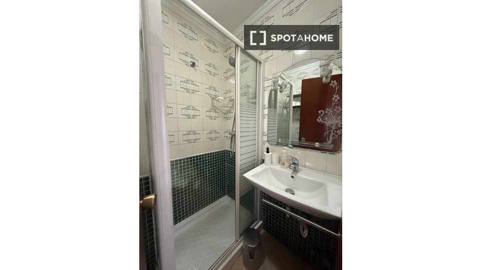 Double room Malaga, 5 beds, 140m² — photo 5