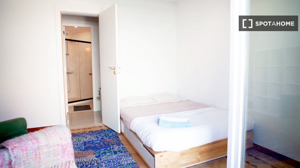 Double room Lisbon, 2 beds, 113m² — photo 5