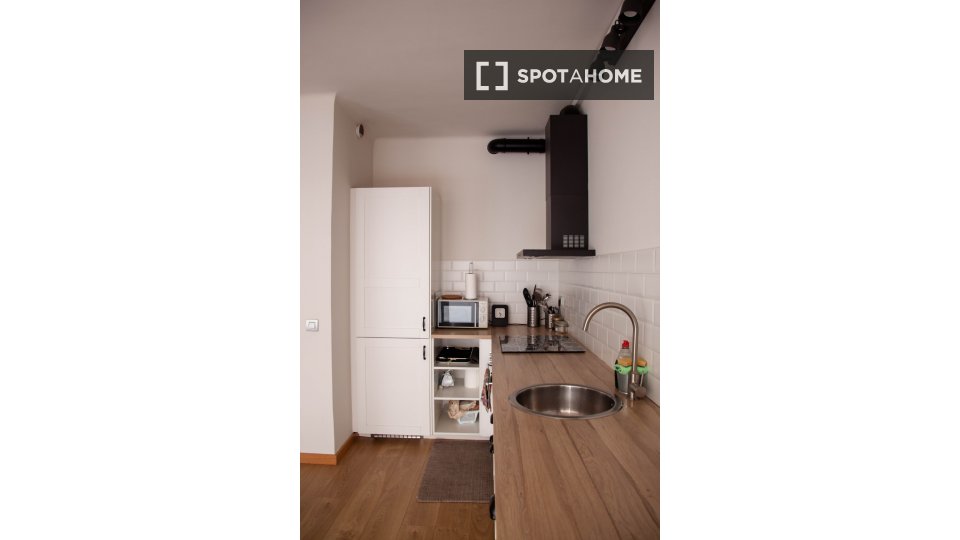 Stanza in un appartamento condiviso, Vila de Gràcia, Barcellona - in Barcelona