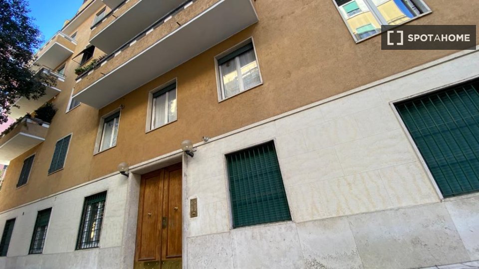 Double room Rome, 3 beds, 100m² — photo 11