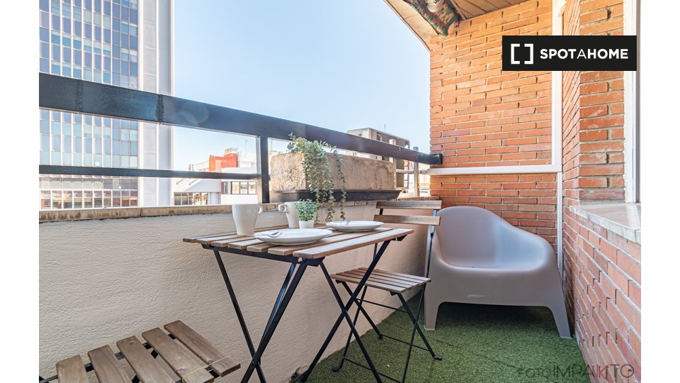 Double room Madrid, 6 beds, 140m² — photo 2