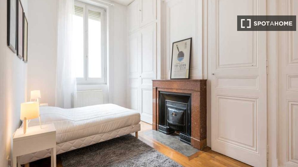 Camera doppia Lione, 4 camere, 90m² — foto 2