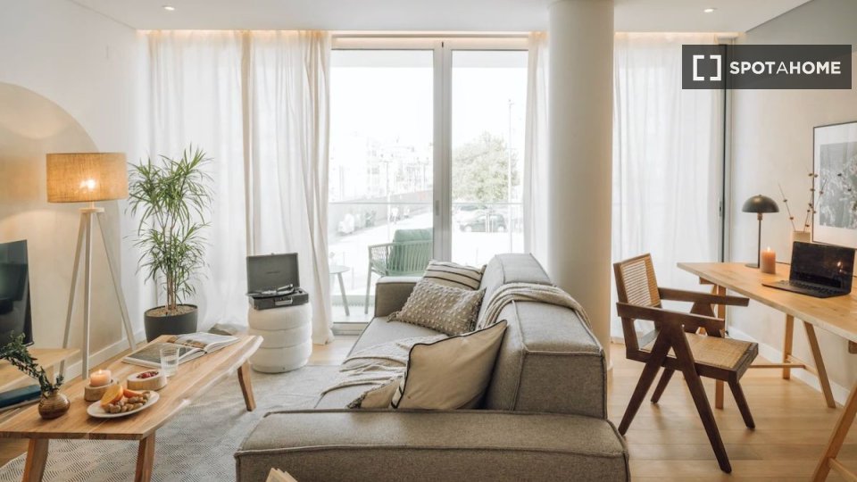 Apartment Lisbon, 2 beds — photo 16