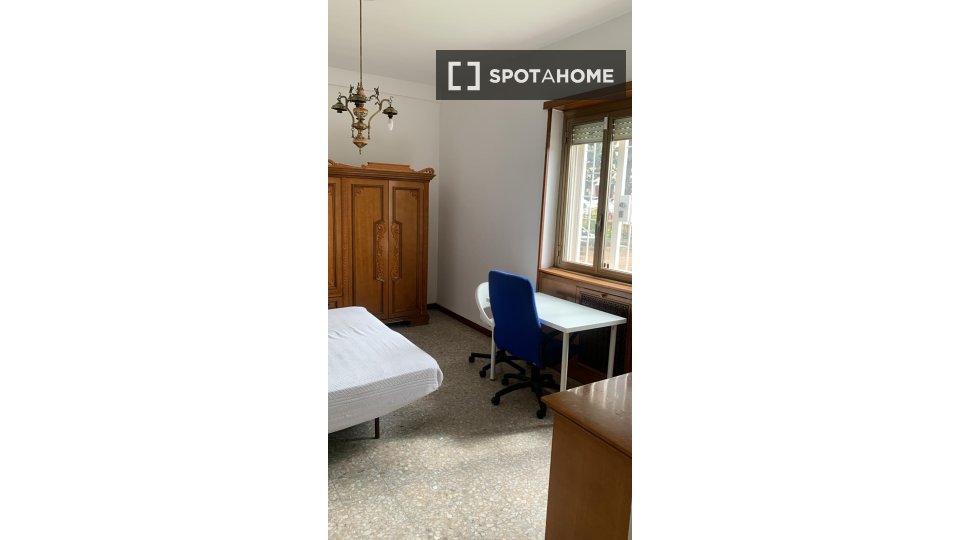 Double room Rome, 3 beds — photo 32