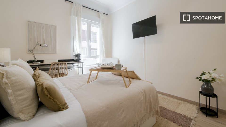 Double room Madrid, 7 beds, 200m² — photo 19