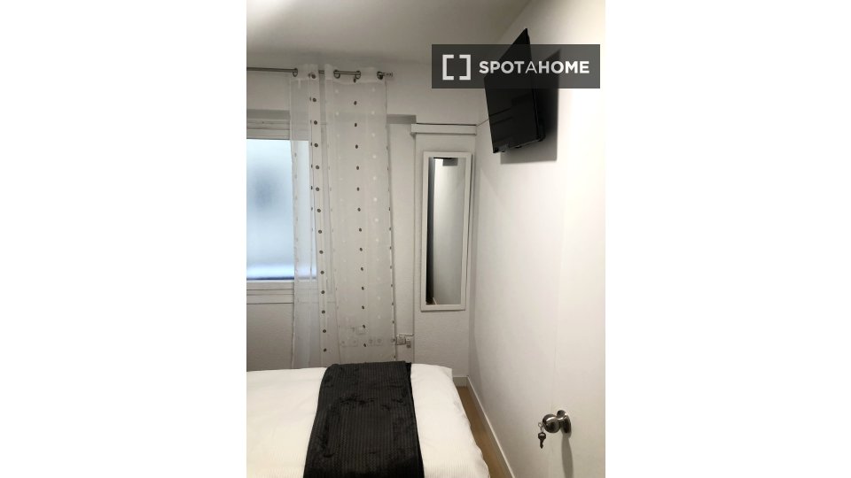 Double room Madrid, 4 beds, 100m² — photo 2
