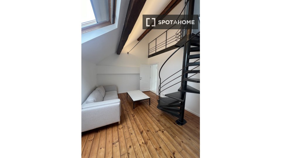 Double room Brussels, 9 beds, 13m² — photo 8