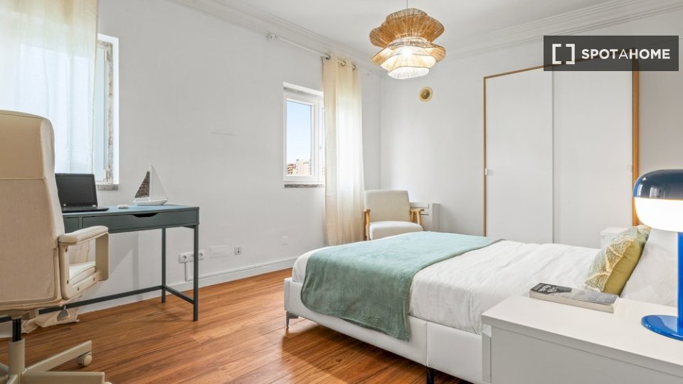 Double room Lisbon, 9 beds — photo 1