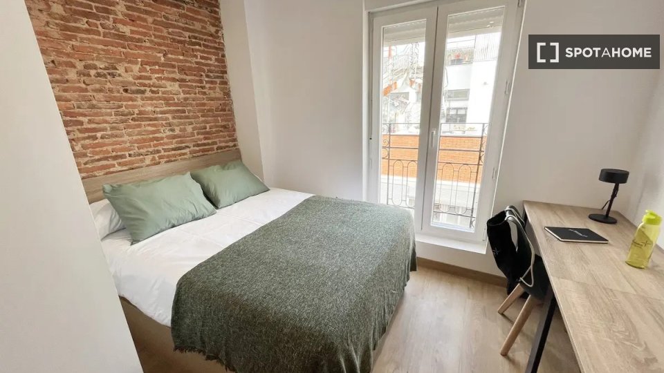 Double room Madrid, 6 beds — photo 1