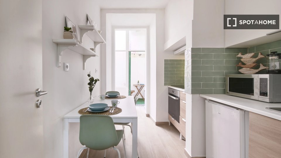 Apartment Lisbon, 1 bed — photo 13