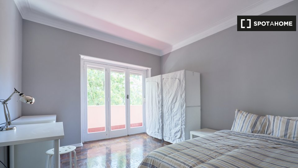Double room Lisbon, 11 beds — photo 1