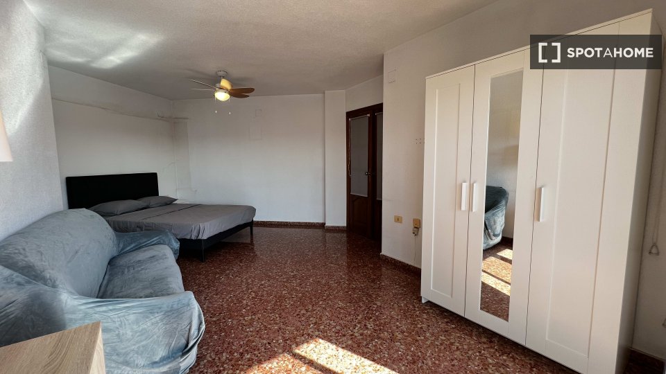 Double room Valencia, 5 beds — photo 2