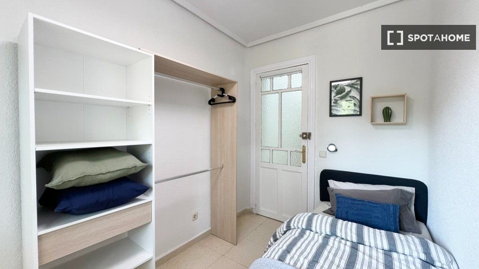 Double room Madrid, 4 beds — photo 6