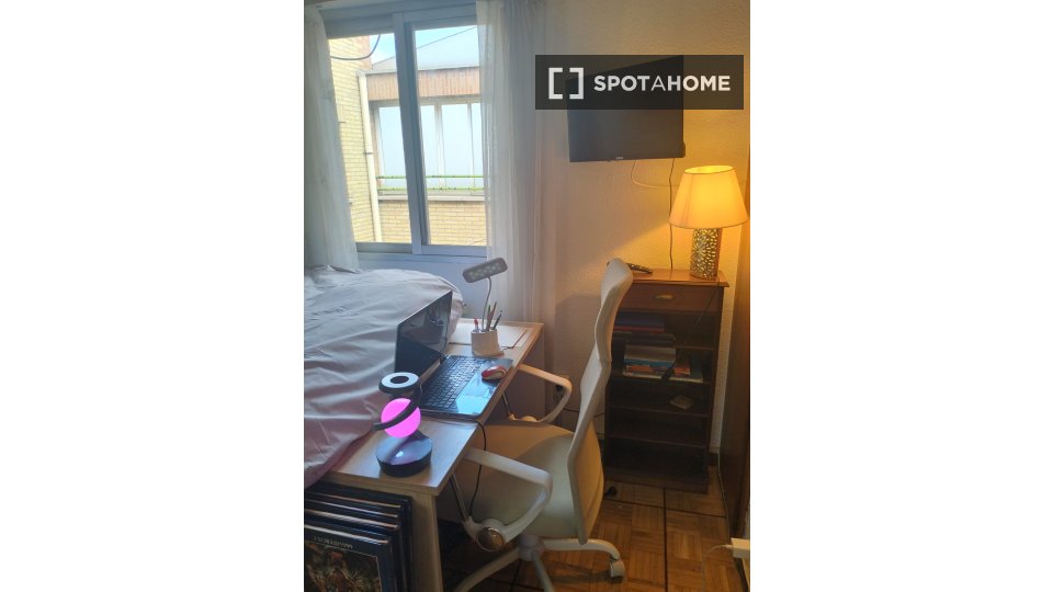 Double room Madrid, 4 beds — photo 22
