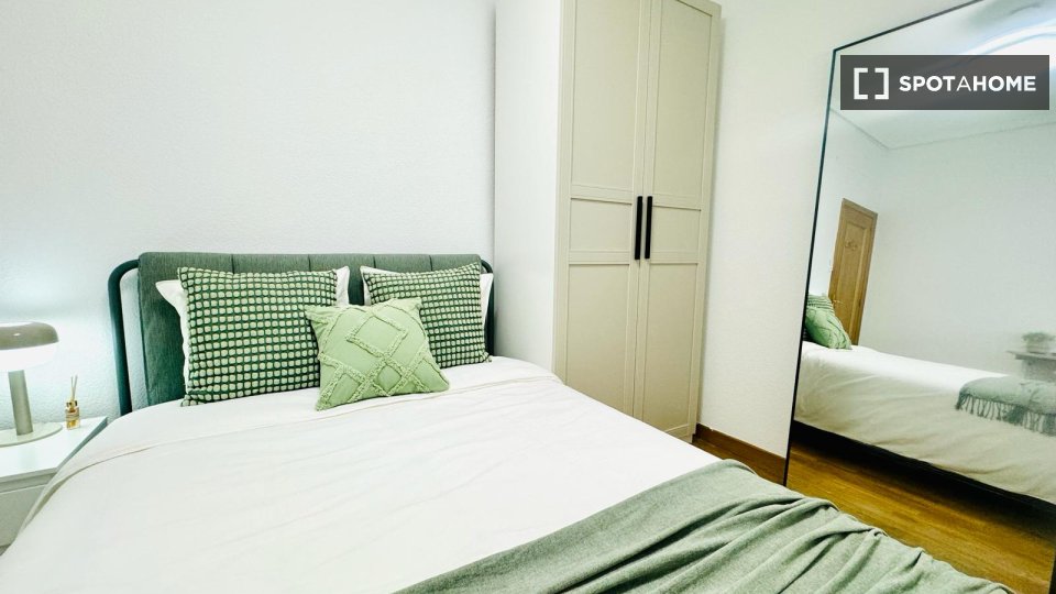 Double room Madrid, 6 beds — photo 10