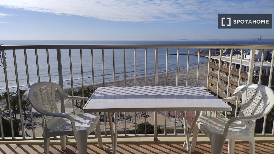 Apartment Alicante, 4 beds, 100m² — photo 2