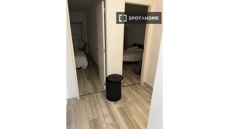 Apartment Lisbon, 3 beds, 89m² — photo 1