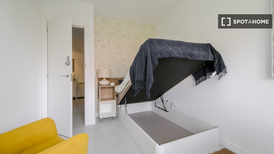 Double room Madrid, 5 beds — photo 4