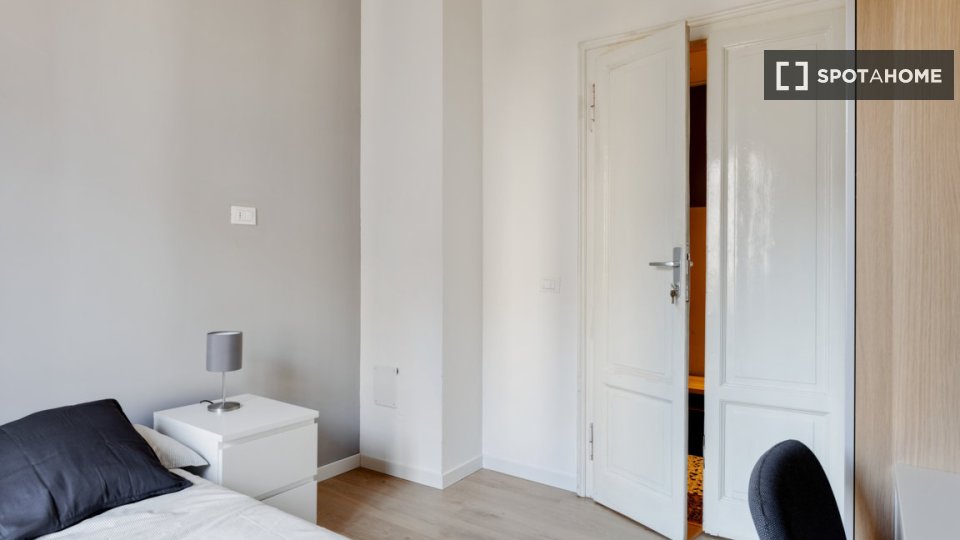 Double room Milan, 14 beds, 369m² — photo 17