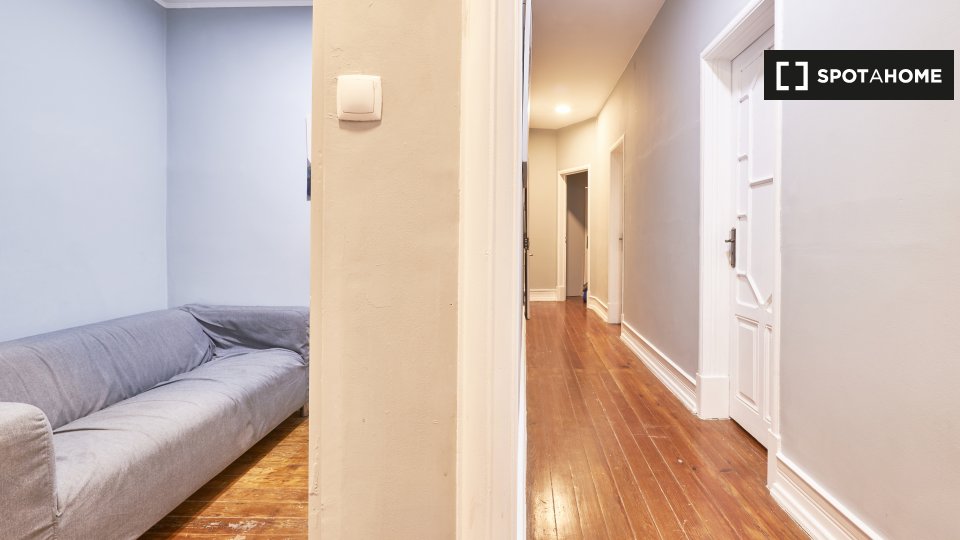 Double room Lisbon, 8 beds — photo 9