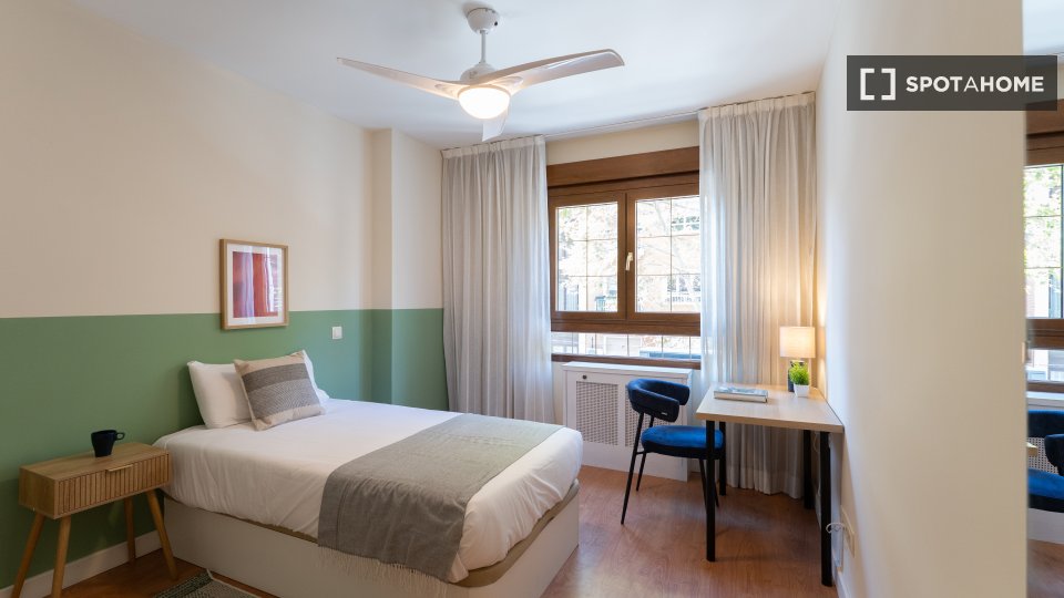 Double room Madrid, 6 beds — photo 13