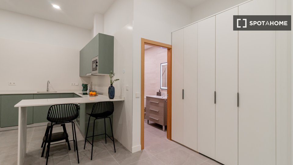Apartamento de 3 dormitorios en alquiler en Palacio, Madrid