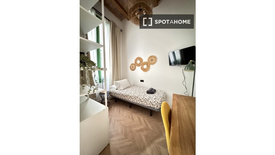 Double room Barcelona, 5 beds — photo 2