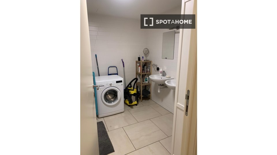Double room Brussels, 1 bed, 98m² — photo 10