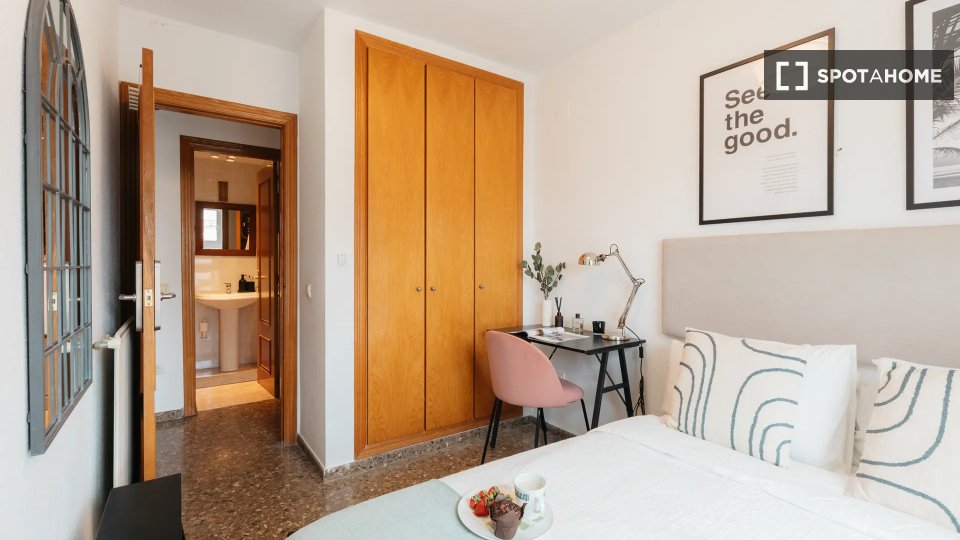 Double room Valencia, 4 beds — photo 18