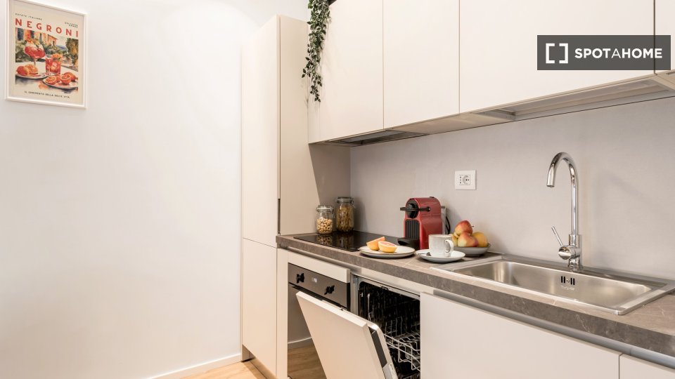Apartment Rome, 1 bed — photo 13