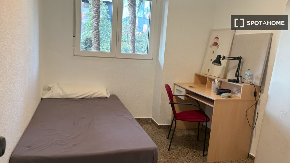 Apartment Valencia, 4 beds, 120m² — photo 10