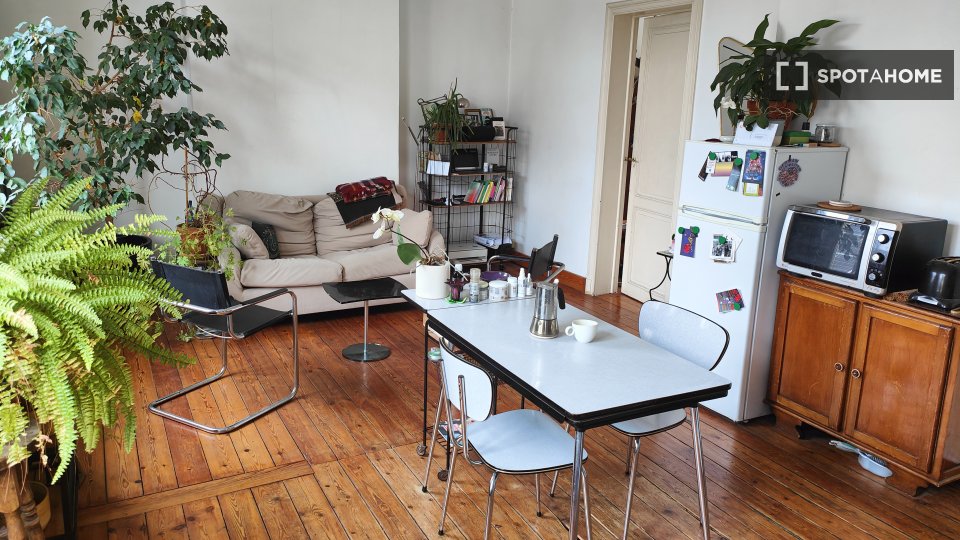 Double room Brussels, 2 beds, 65m² — photo 9