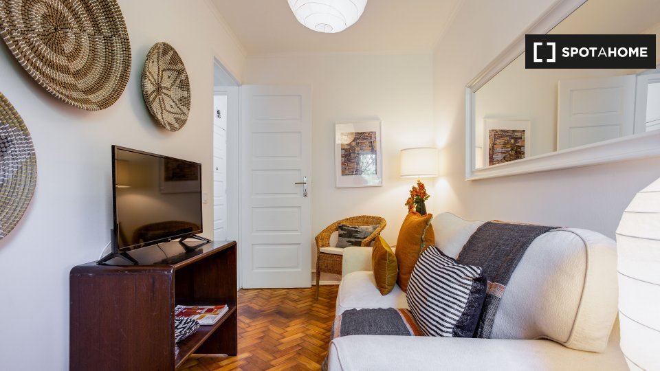 Double room Lisbon, 4 beds — photo 12
