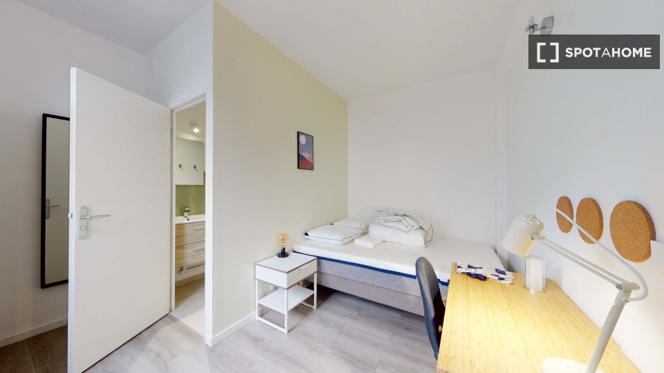 Double room Paris, 7 beds — photo 10