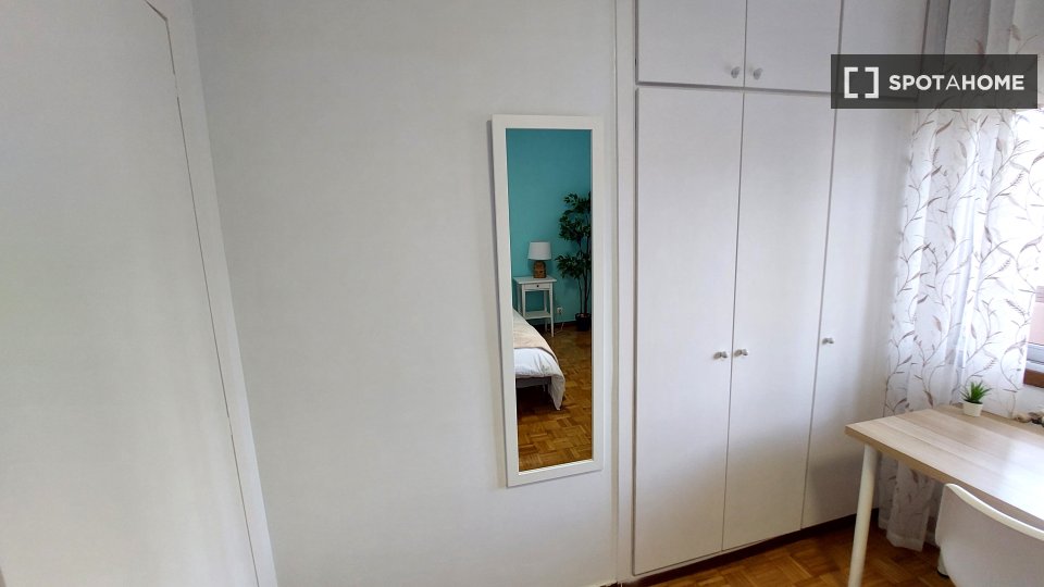 Double room Madrid, 4 beds, 100m² — photo 14