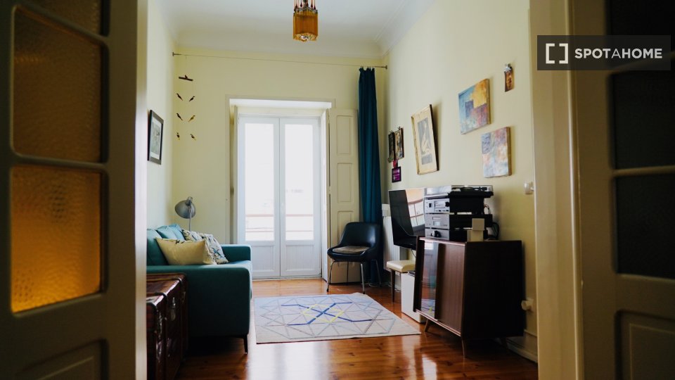 Double room Lisbon, 2 beds, 70m² — photo 13