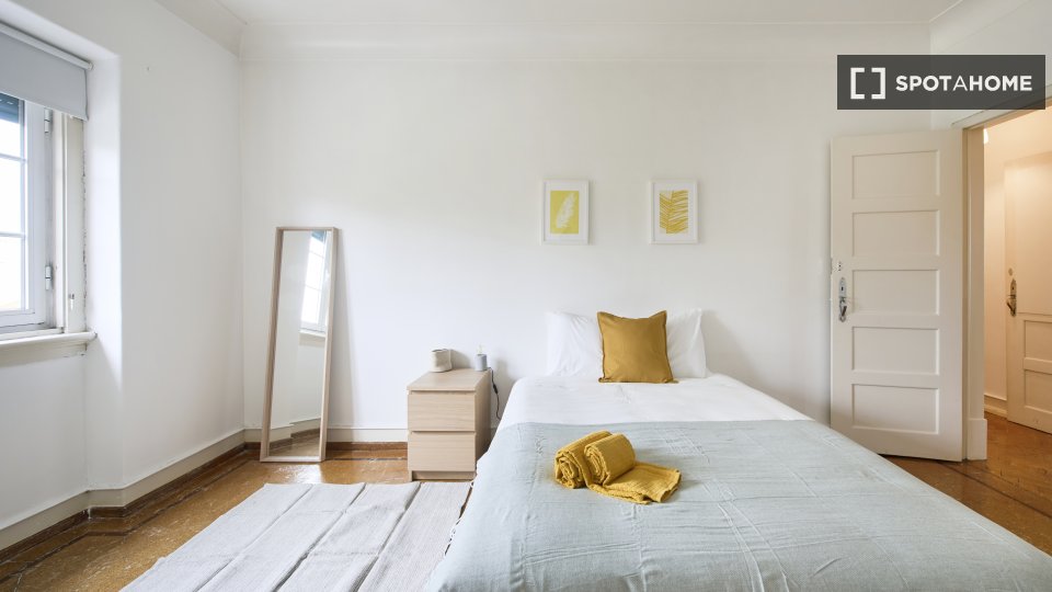 Double room Lisbon, 9 beds — photo 16