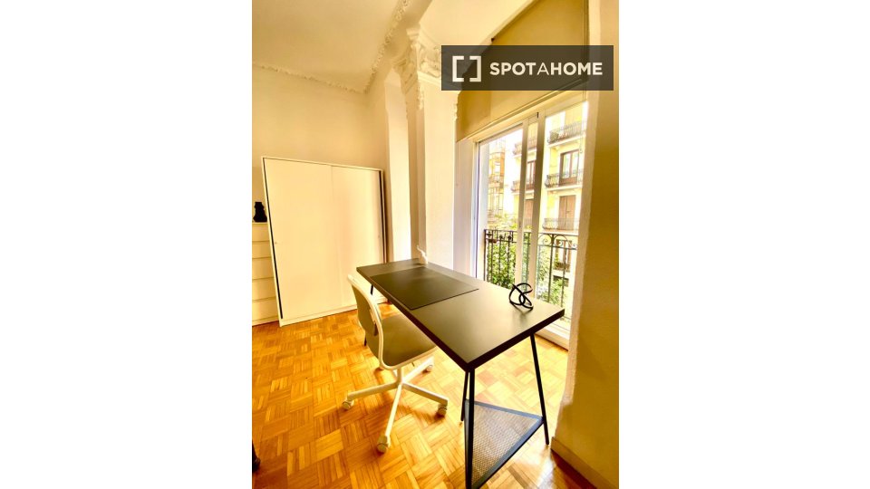 Double room Madrid, 5 beds — photo 14