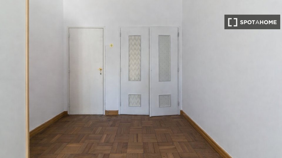 Double room Lisbon, 6 beds — photo 21