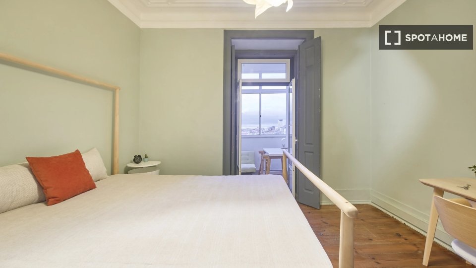 Double room Lisbon, 6 beds — photo 4